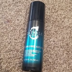 NWOT Catwalk curls amplifier